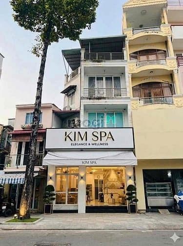 Spa - tiệm tóc MT Nguyễn Công Trứ, Q1. Dt: 6,5x15m, Kc: trệt 3 lầu