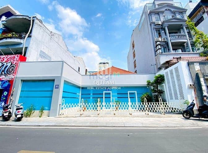 Nguyên căn MT 53 Đặng Dung, Tân Định Q1. Dt: 15x20m, Kc: trệt 1 lầu