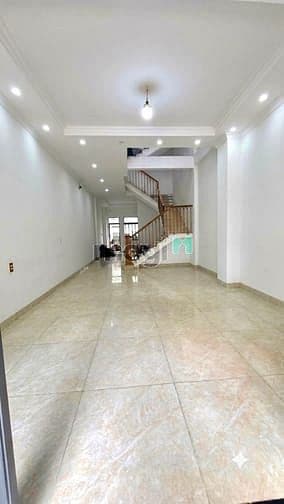 Cho THUÊ nhà mặt tiền Nguyễn Thị Tồn, ngay cổng sau cty Pouchen Hoá An