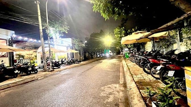 Bán nhà đất mặt tiền kinh doanh vị trí đẹp, 12 x 29 sổ hồng thổ cư