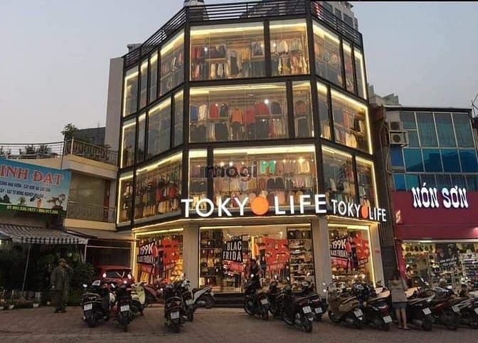 Cho thuê nhà MP Nguyễn Văn Tuyết DTSD 1000m2, MT 12m, Giá:220tr/tháng