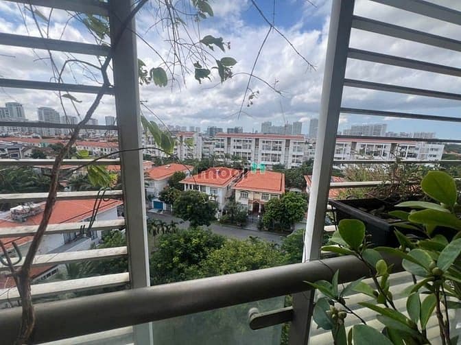 Bán sang CHCC Garden Plaza 1, DT 148m2, 3PN, 2WC, giá sang 14.5 tỷ