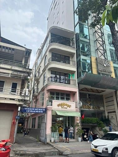 Căn spa 2MT 90 Bùi Thị Xuân, Bến Thành, Q1. Dt: 5x20m, Kc: trệt 4 lầu