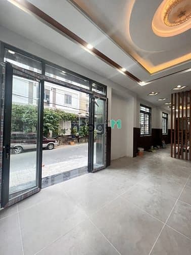 THANG MÁY Căn Góc Đẹp 2 MT khu Tên Lửa 5x18m 4 tầng ĐỐI DIỆN TRƯỜNG