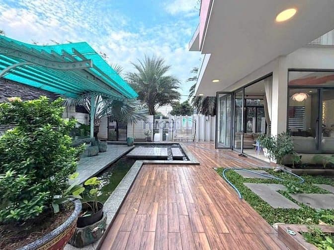 Siêu Biệt Thự diện tích khủng 25x20- 500m2- ĐÚc 3 Lầu- kdc Vĩnh lộc