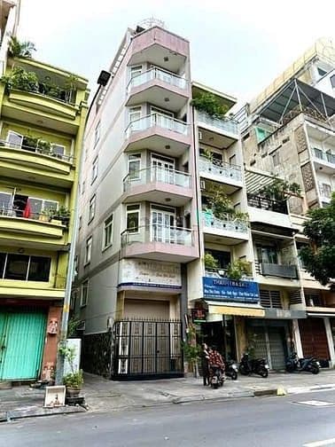 Nguyên căn 2MT mở spa Ký Con, Q1. Dt: 4x20m, Kc: 5 tầng, Gía: 70tr