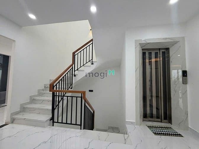 Cho thuê nhanh giá rẻ nguyên tầng 1 Shophouse dự án T&T City Milennia