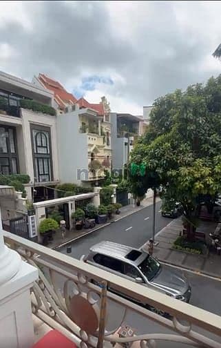 Bán Biệt Thự Khu VIP Nguyễn Trọng Tuyển Phú Nhuận: DTCN 142m2, 4 Tầng