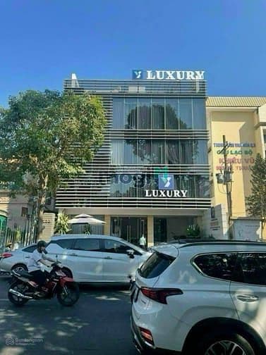 Bán nhà MT Nguyễn Đình Chiểu P6 Quận 3, dt:10x40m giá 180 tỷ