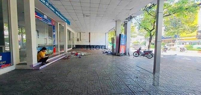 Nhà bán mặt tiền đường Đồng Khởi, sổ hồng gần 800m2 thổ cư giá chỉ 70