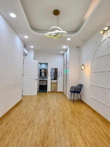 Cho thuê nhanh căn hộ Midtown nhà đẹp full nội thất sáng