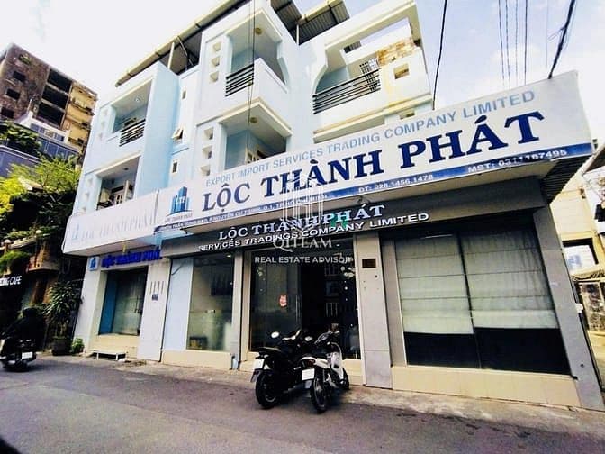 Cafe 286 Trần Hưng Đạo, Q1. Dt: 15x10m, Kc: 15x10m, Kc: trệt 2 lầu