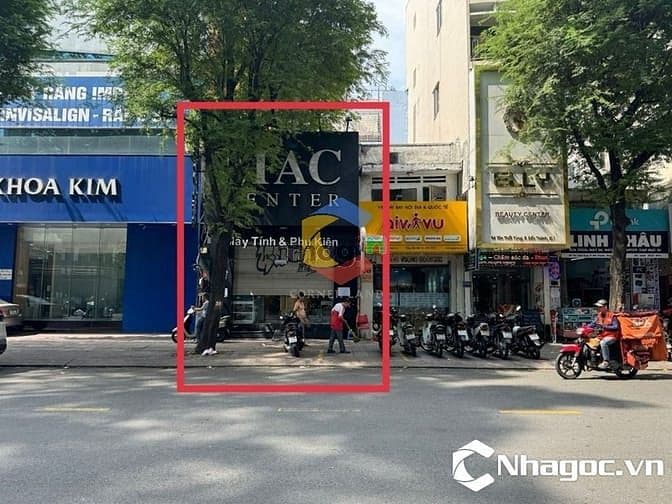 Spa - nha khoa MT 96 Tôn Thất Tùng, Q1. Dt: 5,2x20m, Kc: trệt 1 lầu