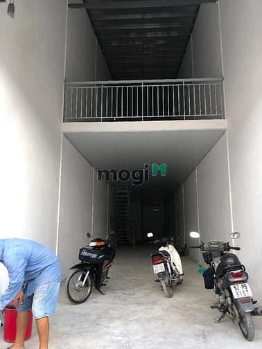 Cho thuê kho xưởng mới xây, 200m2/430m2 ngã tư Ga Q12