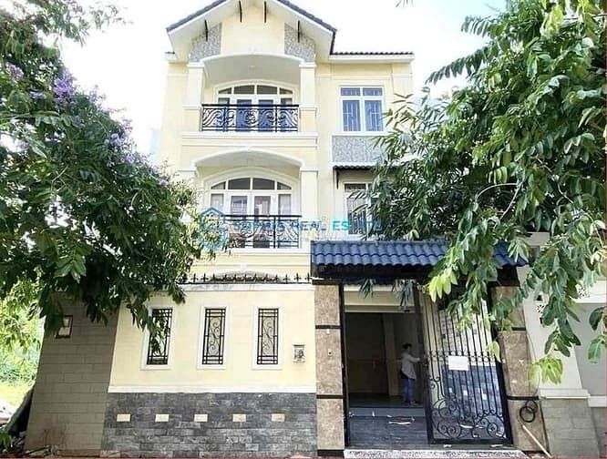 Villa Trần Não - Gara 3 lầu 5 phòng nhà trống dễ bố trí set up
