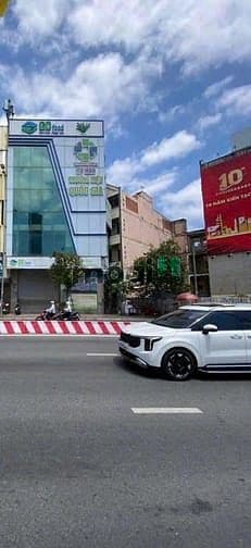 Cho thuê tòa nhà số 11C Nguyễn Hữu Cảnh, P 19, Quận Bình Thạnh, HCM