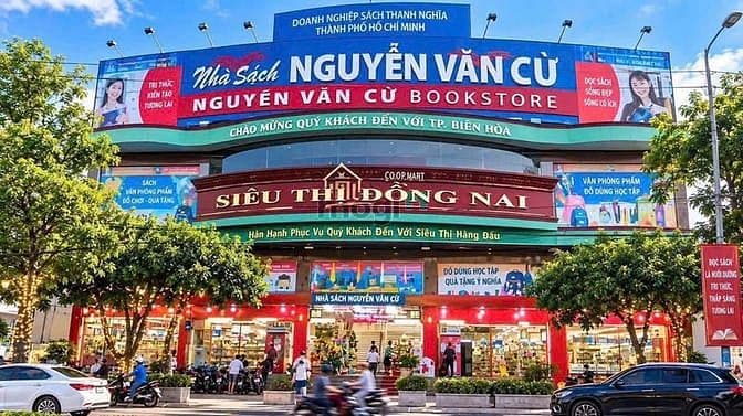 Cho THUÊ gần 2000m2 sàn mặt tiền Nguyễn Ái Quốc, trung tâm Biên Hoà