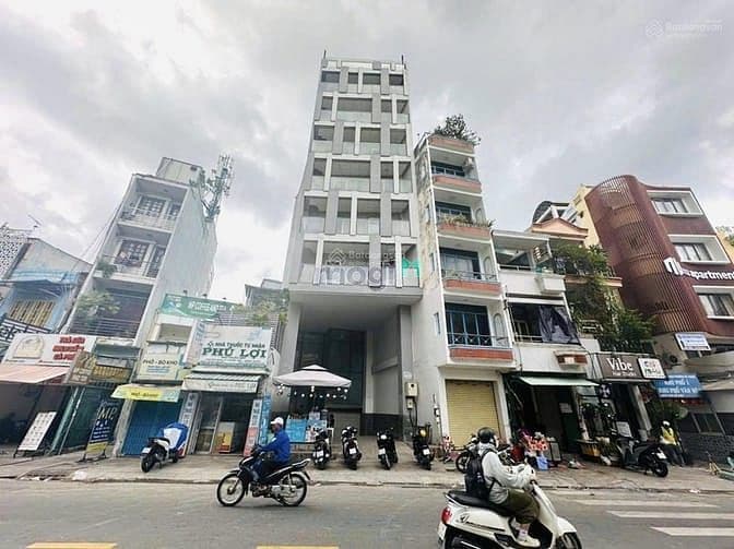 Bán tòa khách sạn MT Quận 1 dt:7x35m hầm 9 lầu giá 98 tỷ