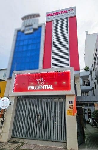Nguyên căn 45 Huỳnh Tịnh Của, Q3. Dt: 4,5x18m, Kc: trệt lửng 3 lầu