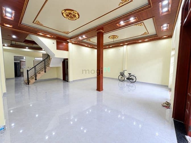 Cho THUÊ nhà 1T2L ngang 8m mới sơn sửa 100% ngay trung tâm Biên Hoà