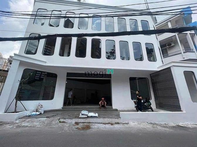 Văn phòng spa 5G Nguyễn Đình Chiểu, Q1. Dt: 12x10m, Kc: trệt 2 lầu
