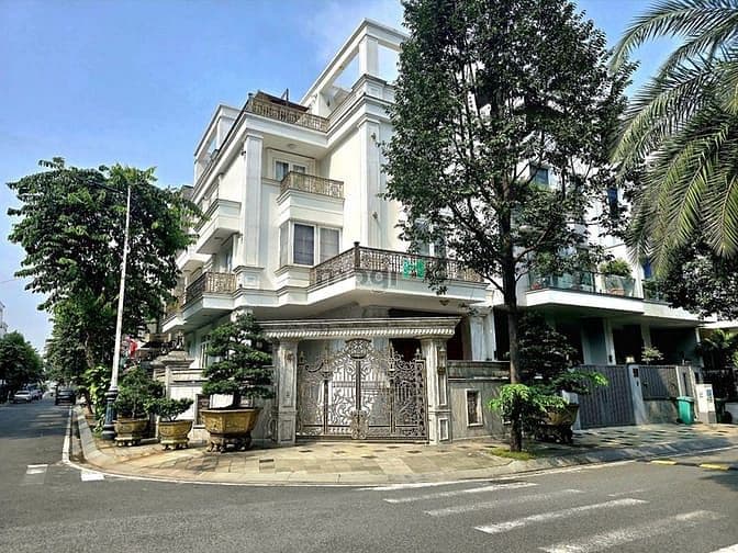 Bán Biệt Thự góc 2 mặt tiền Saigon Mystery Villa DT 207m2 giá 85 tỷ