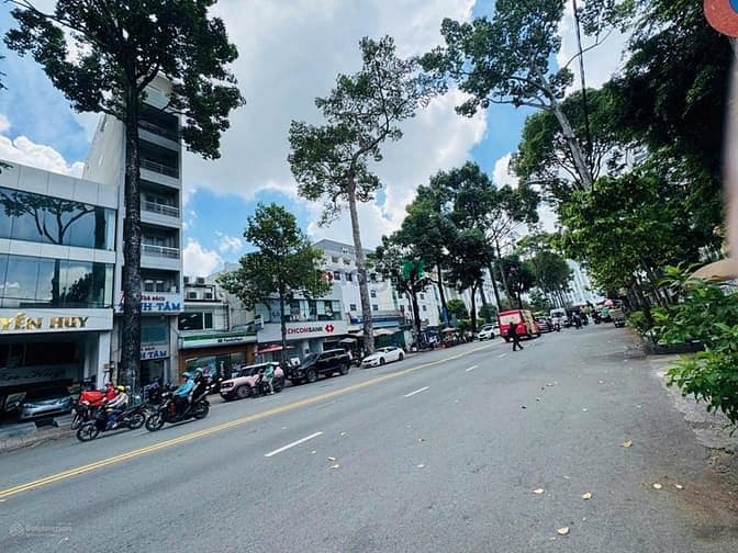 Bán nhà MT Nguyễn Thông P6 Quận 3, dt:10x32m giá 150 tỷ