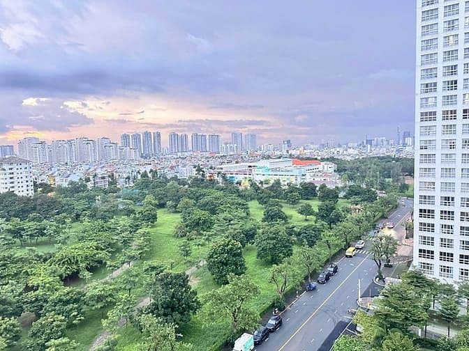 Bán nhanh CHCC Happy Valley, DT 100m2, 3pn, 2wc, căn góc, giá 9,2 tỷ