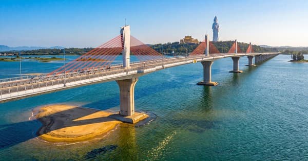 Hạ tầng giao thông và kè biển nghìn tỷ đồng thúc đẩy du lịch tại các vùng biển mới ở Quảng Ngãi