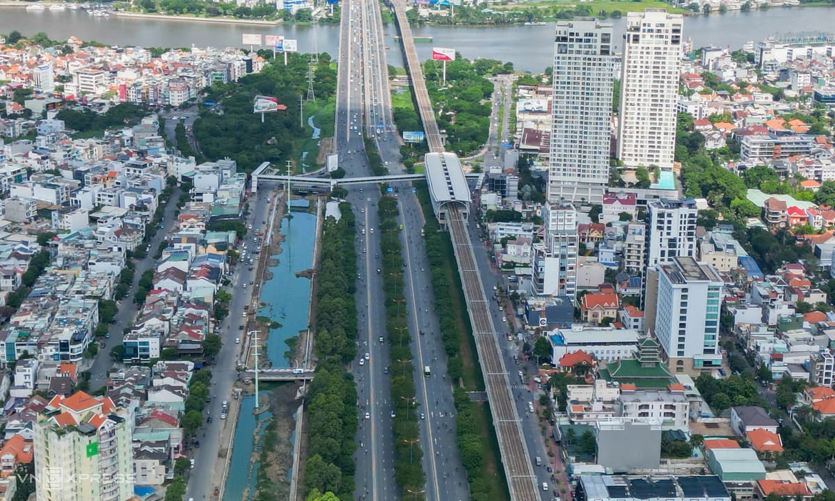 TP HCM bàn giải pháp gỡ nút thắt hạ tầng, đất đai để mở rộng đô thị