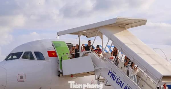 Đường băng số 2 sân bay Phù Cát (Gia Lai) khánh thành, đón chuyến bay đầu tiên